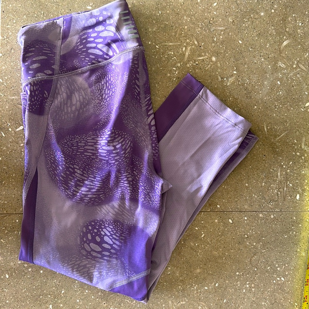 ⭐️ under armour leggings in like new condition